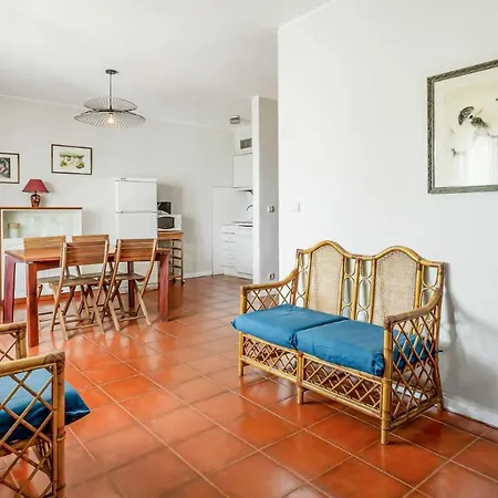 Coastal Retreat By Lovelystay *